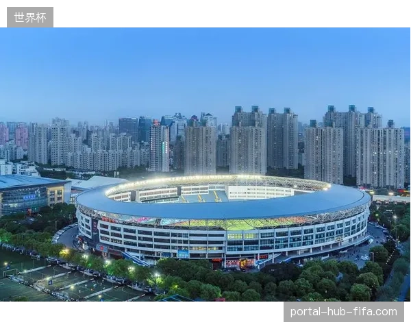 为什么顶级联赛场馆开始排斥静态座位图而转向实时人流引导机制？